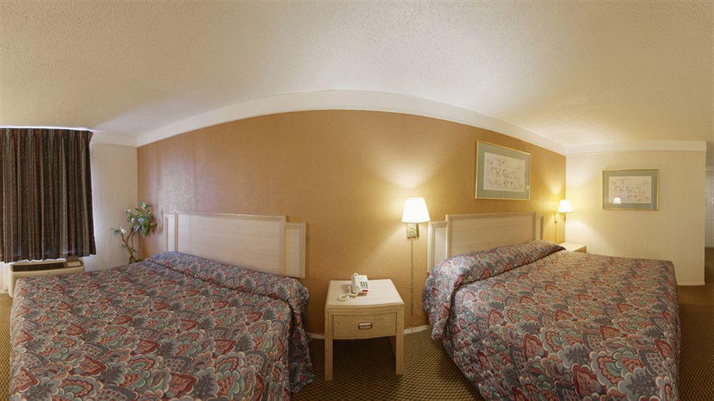 Economy Inn & Suites دينتون المظهر الخارجي الصورة