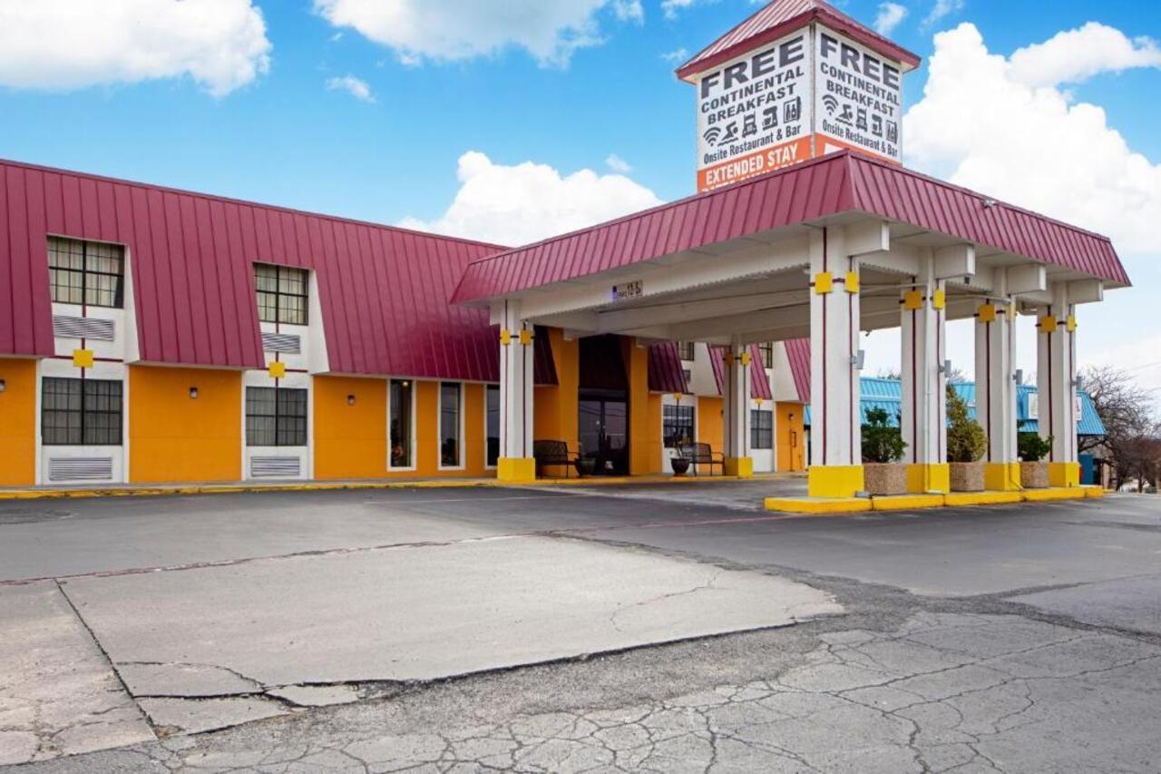 Economy Inn & Suites دينتون المظهر الخارجي الصورة