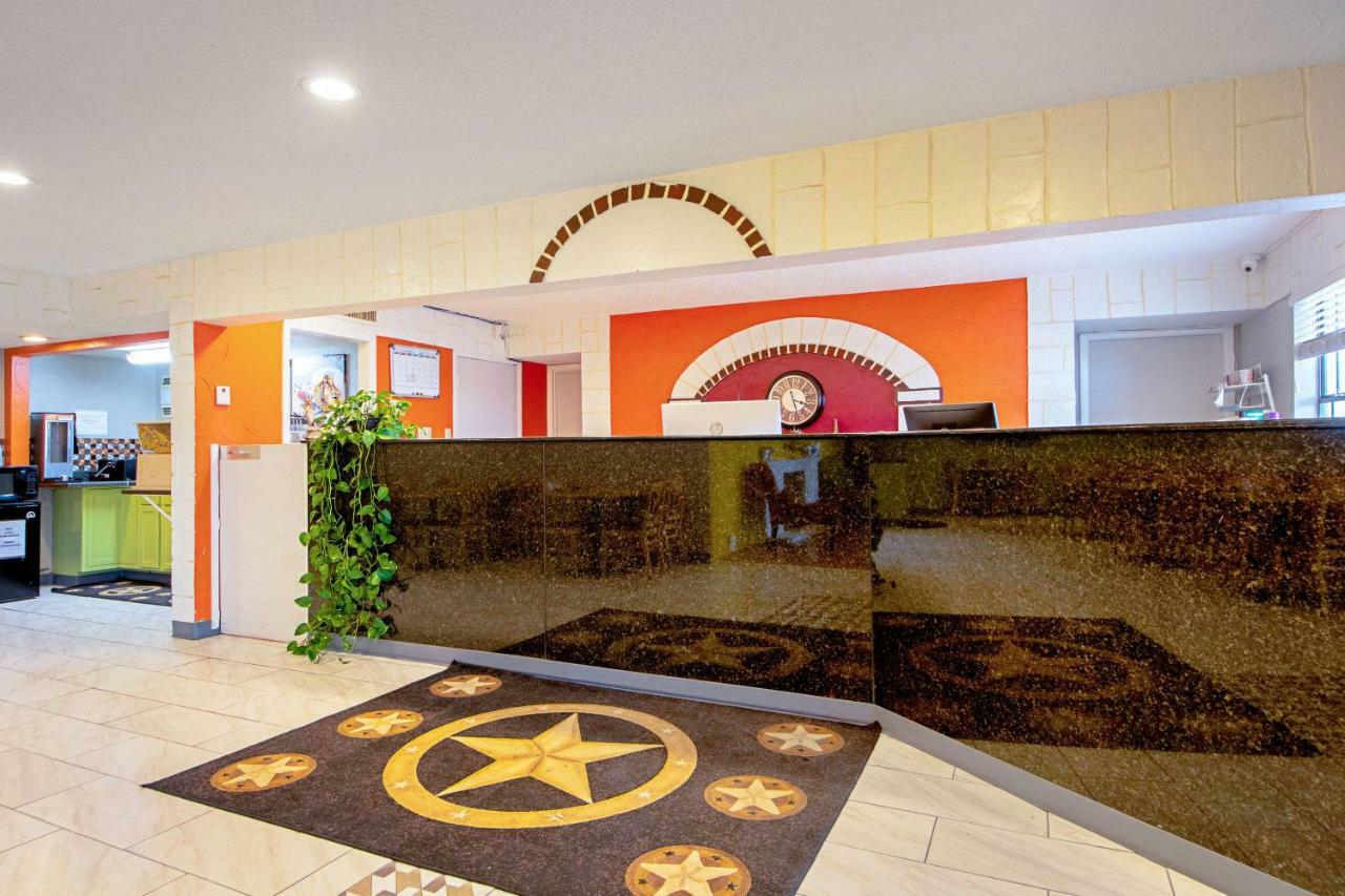 Economy Inn & Suites دينتون المظهر الخارجي الصورة