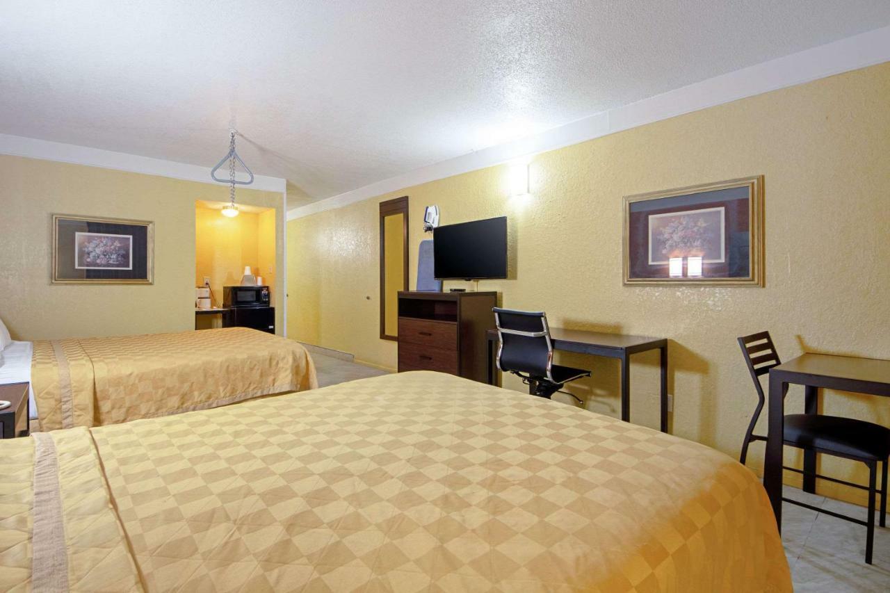 Economy Inn & Suites دينتون المظهر الخارجي الصورة