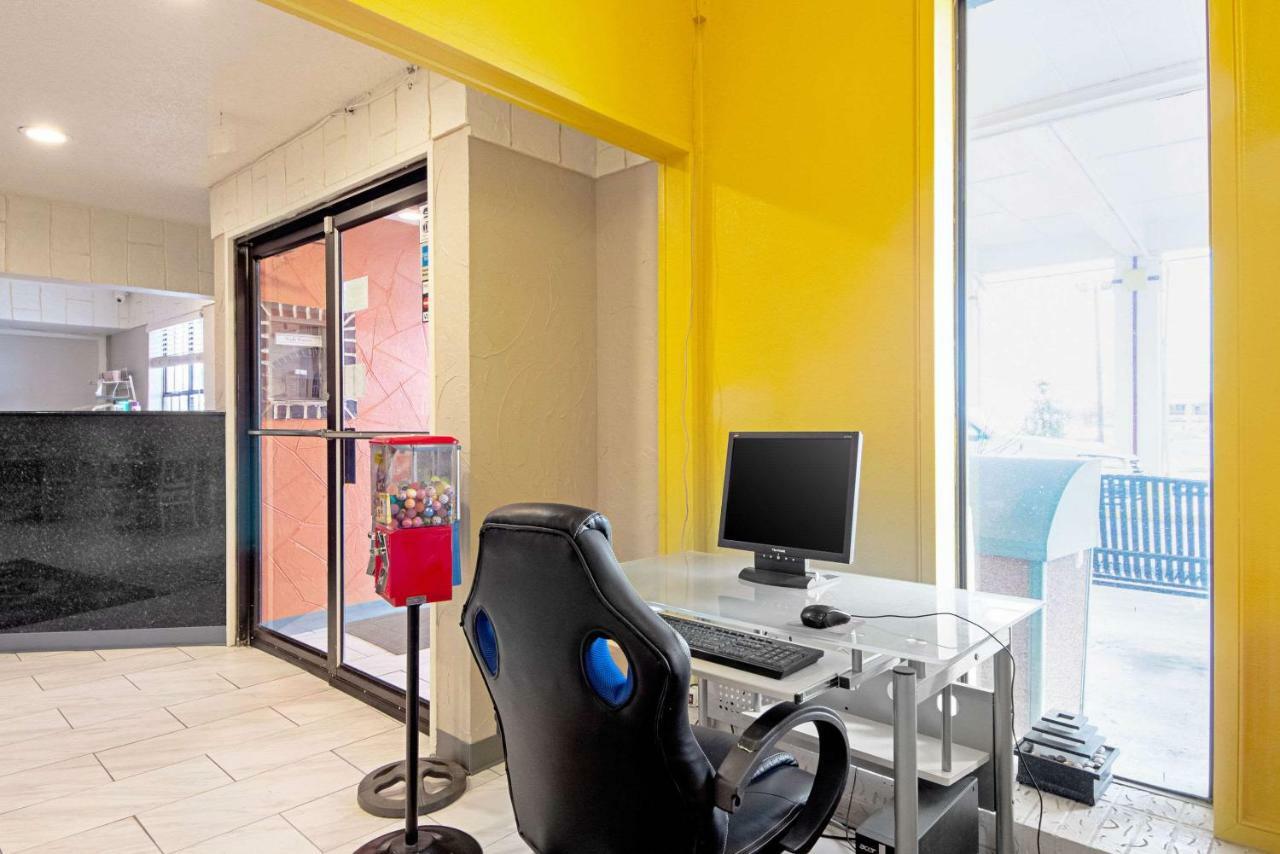 Economy Inn & Suites دينتون المظهر الخارجي الصورة