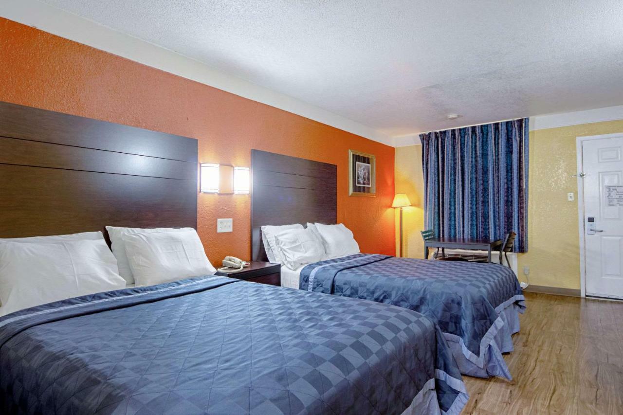 Economy Inn & Suites دينتون المظهر الخارجي الصورة