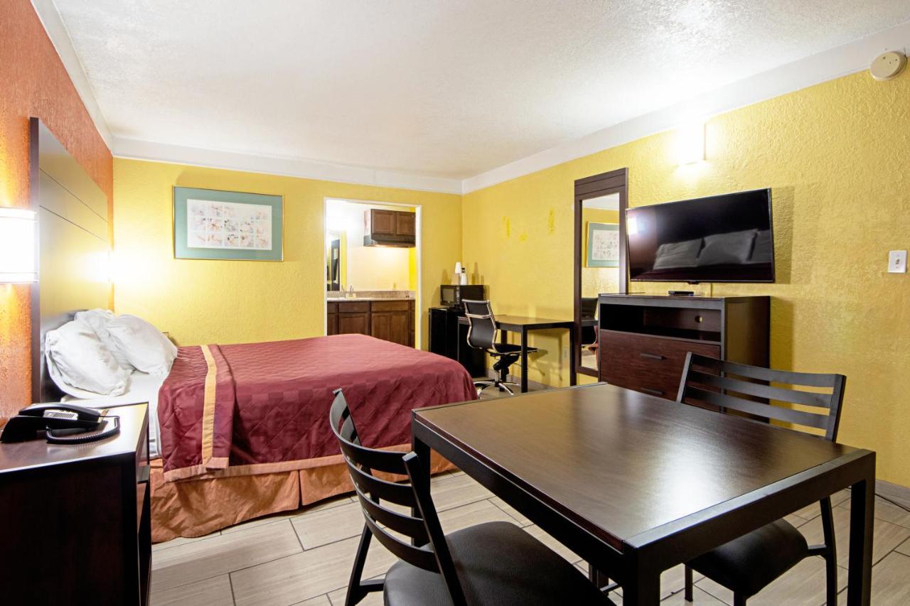 Economy Inn & Suites دينتون المظهر الخارجي الصورة