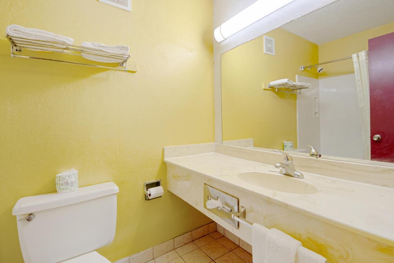 Economy Inn & Suites دينتون المظهر الخارجي الصورة